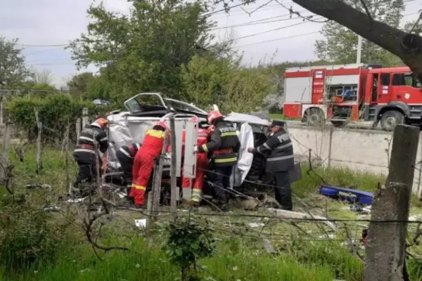 Accident grav în Gorj: Doi tineri, la spital!