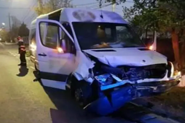 Accident grav, în Bolintin Vale: microbuz plin cu pasageri, spulberat: 4 victime