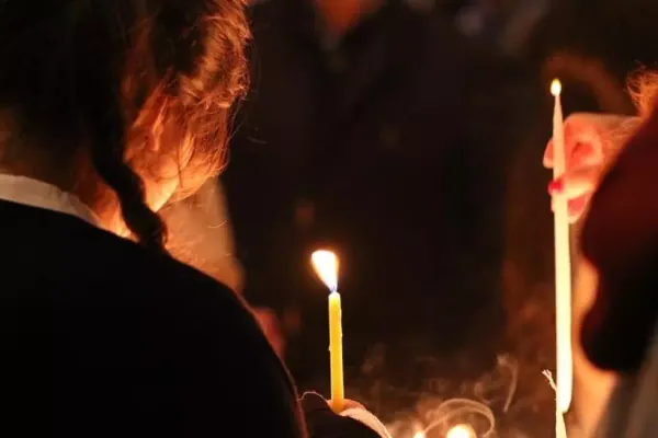 Laurențiu Botin:  Vine Paștele! Unde căutăm Lumina?
