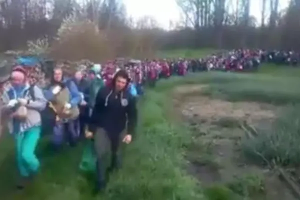 Apel disperat: românii plecați la sparanghel în Germania lucrează în condiții inumane