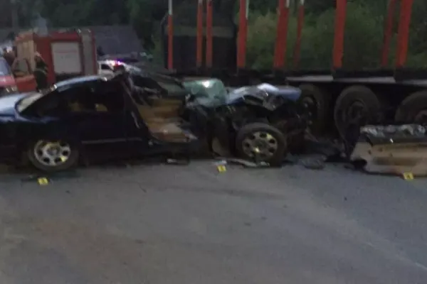 Neamț: Un tânăr a murit, iar altul este în spital în urma unui accident rutier. Șoferul era beat