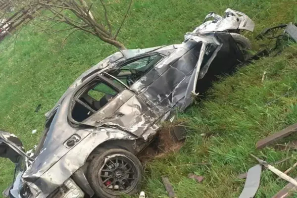 Accident rutier grav, în jud. Suceava. O mașină scăpată de sub control a făcut prăpăd: o victimă