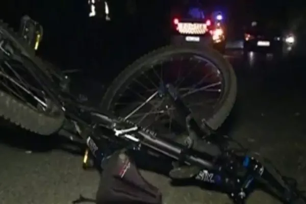 Accident în Argeș. Biciclist mort după ce a fost acroșat de o dubiță