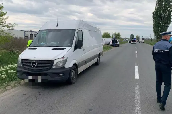 Biciclist de 80 de ani din Arad, accidentat mortal de un microbuz de marfă. Ce spun polițiștii