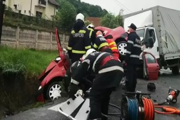 VIDEO Tragedie pe șosea, accident cu doi morți pe DN 7, în județul Argeș