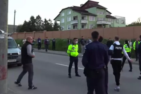 Scandal cu zeci de persoane, la Dej, după un accident rutier. A fost necesară intervenția trupelor speciale