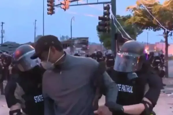 VIDEO Jurnalist CNN, arestat în direct în timpul protestelor din Minneapolis