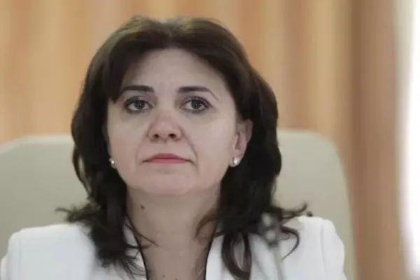 Monica Anisie, la Realitatea PLUS: „Mâine dimineață se va semna contractul pentru 82.000 de tablete pentru trei loturi licitate”