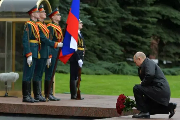 Vladimir Putin, SINGUR, în pandemia de COVID/RECORD de infectări în 24 de ore, bilanț TOTAL, spre pragul de 200.000