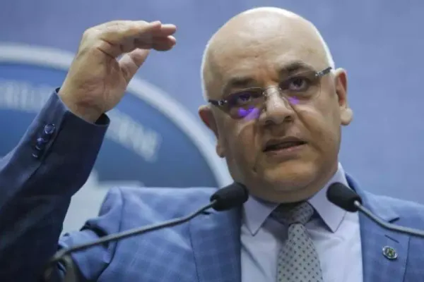 Raed Arafat: Va trebui să conviețuim cu virusul. Este posibil să apară noi focare COVID, dacă nu respectăm regulile