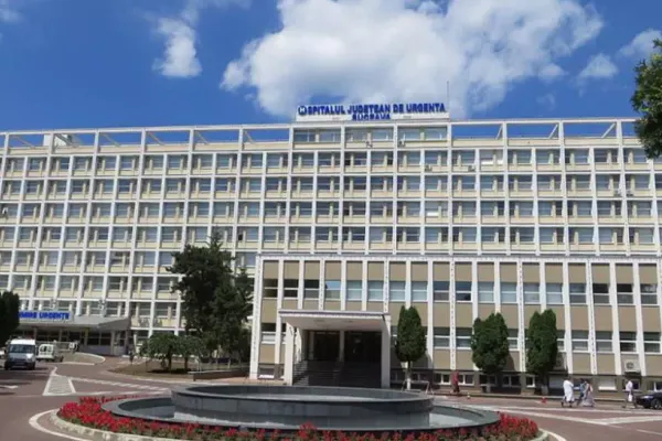 Angajații din spitalul-focar de la Suceava, fără salarii. CÂND vor primii banii