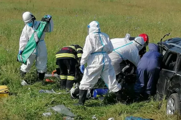 Accident rutier în județul Sibiu. Tânăr de 20 de ani, rănit GRAV
