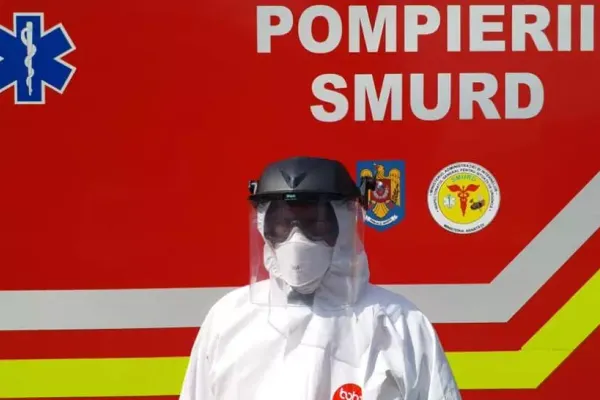 Focar de infecție COVID-19, la o fabrică din Pașcani. Îmbolnăviri pe bandă rulantă