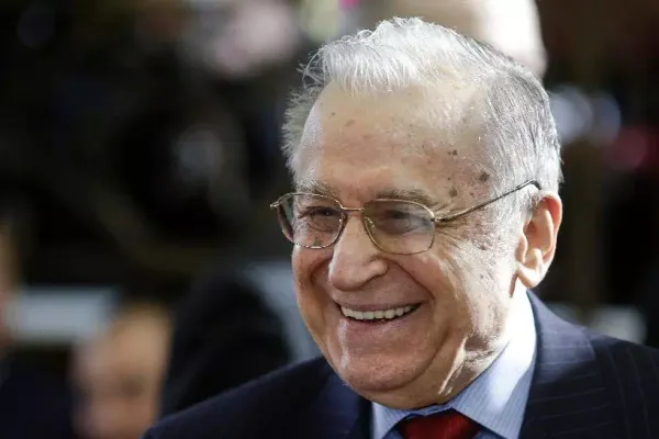 Institutul Revoluției Române, condus de Ion Iliescu, RESUSCITAT de PSD. Desființarea decisă de Guvern, respinsă de Parlament