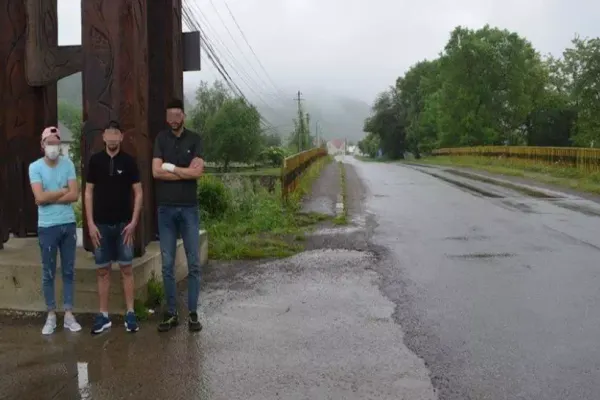 Trei algerieni, prinși de polițiștii de frontieră după ce au trecut ilegal din Ucraina în România