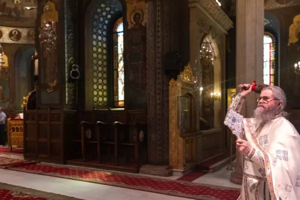 Guvernul a decis redeschiderea bisericilor! De când pot fi reluate slujbele în interior