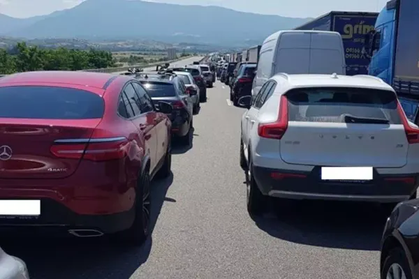 HAOS la granița Greciei. Ministrul Bogdan Aurescu a vorbit de urgență cu omologul de la Atena