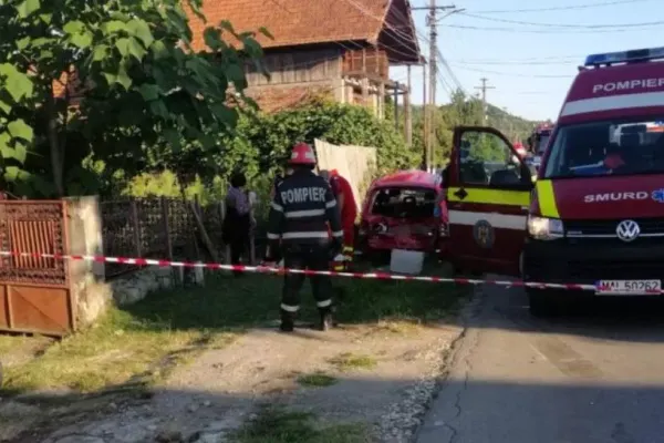 Accident TERIBIL în județul Argeș: o femeie A MURIT, alte două au fost rănite, STRIVITE de o mașină în timp ce stăteau pe bancă
