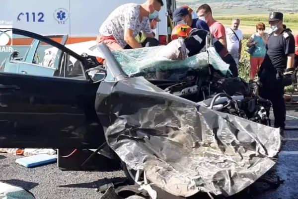 VIDEO Accident teribil la Iași. O șoferiță a murit, alte trei persoane au fost grav rănite