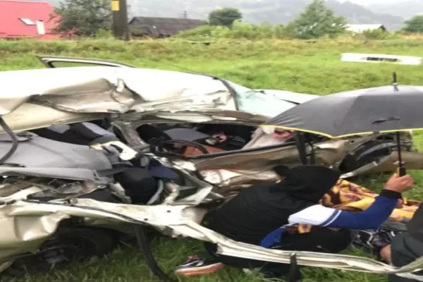 IMAGINI TERIBILE Accident feroviar în județul Bacău, o victimă în stare gravă