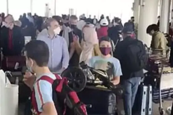 Uniunea Europeană a decis: acoperirea gurii și nasului, obligatorie în avion de la vârsta de 6 ani