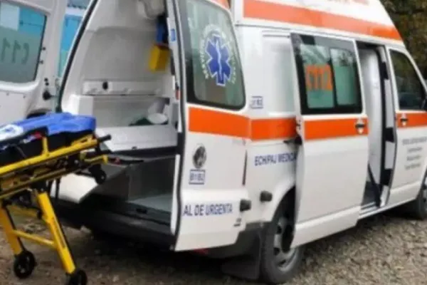Accident grav, în jud. Maramureș: un rănit grav, după impactul violent între două autoutilitare și un autoturism
