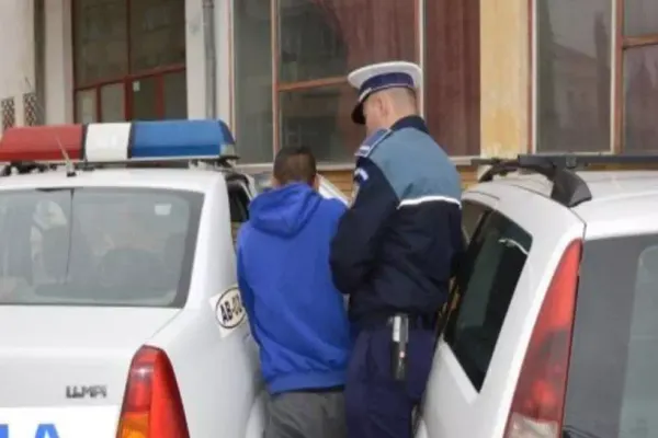 Șantajist din Iași, reținut de polițiști după ce a amenințat o tânără cu publicarea unor poze indecente pe internet