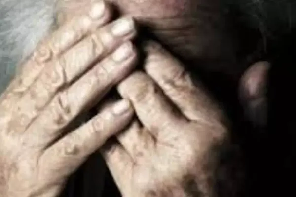 Guvernul acordă tichete de masă caldă pentru persoanele în vârstă. Cine beneficiază