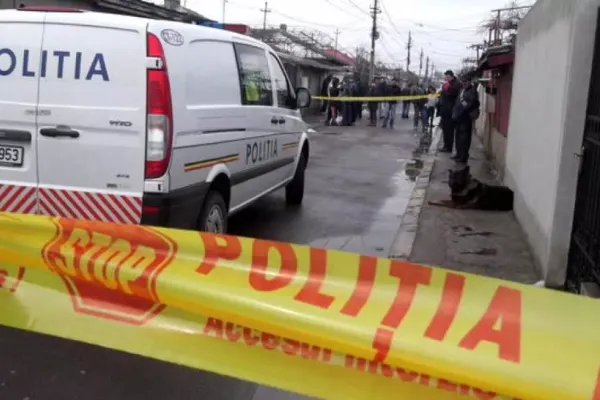VIDEO | Crimă sângeroasă în Timiș. Un tânăr și-a ucis mama, iar apoi a fugit de la locul faptei - Este căutat de polițiști