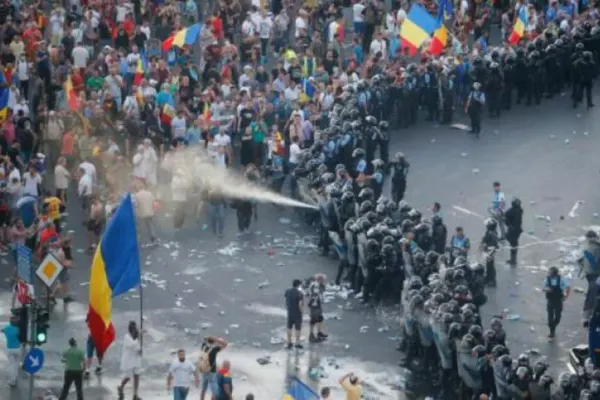 Dacian Cioloș face anunțul: Laurențiu Cazan, coordonatorul jandarmilor din 10 august, va fi retras din funcția de conducere de la IJJ Prahova