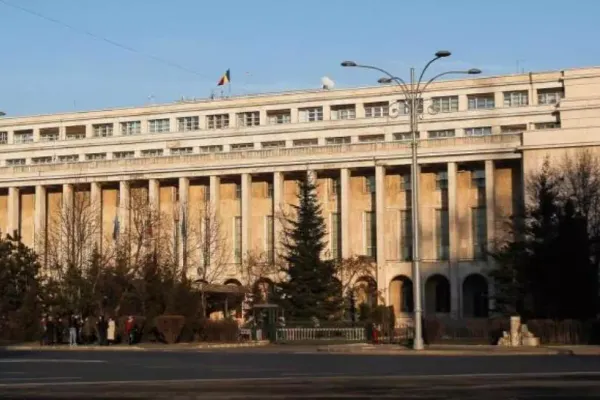 Protest al sindicaliștilor din Sănătate, în fața Guvernului. Ce revendicări au protestatarii