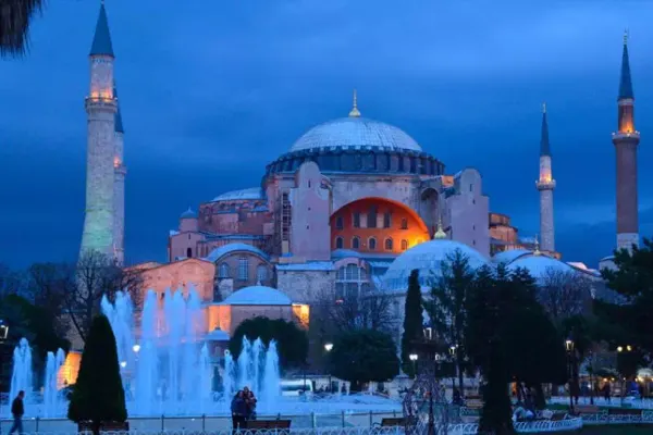Rusia nu rămâne indiferentă la decizia justiției turce referitoare la Hagia Sofia. Ce i-a transmis Vladimir Putin lui Recep Erdogan