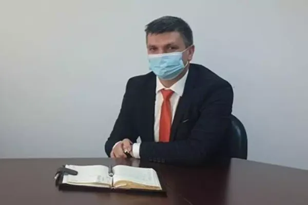 Prefectul de Olt, internat cu noul COVID, transferat de urgență în București. Starea sa de sănătate s-a înrăutățit