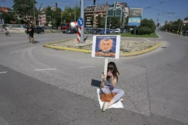 Proteste de amploare în Bulgaria. Contestatarii premierului au blocat intersecțiile principale și amenință că vor dormi pe străzi