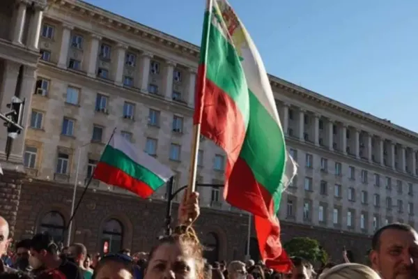 Protestele se extind în Bulgaria, după ce premierul Boiko Borisov a refuzat să își prezinte DEMISIA