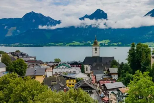 Focar de coronavirus într-o stațiune turistică din Austria! Peste 50 de cazuri de COVID-19, confirmate în ultimele zile