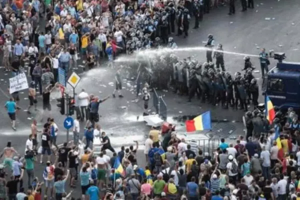 Laurențiu Cazan, coordonatorul intervenției violente a jandarmilor la protestul din 10 august 2018 - numit șef la Jandarmeria Prahova