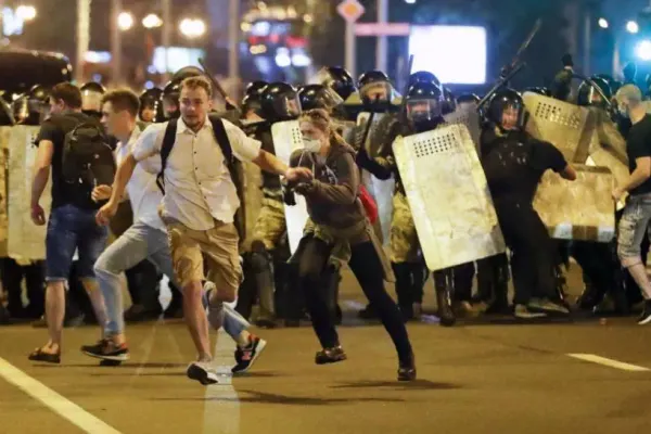 Belarus - Sute de arestări la protestele din Minsk