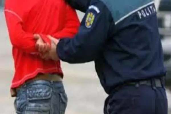 Bărbat, dat în urmărire internațională pentru că a agresat o femeie în Anglia, prins de polițiștii hunedoreni