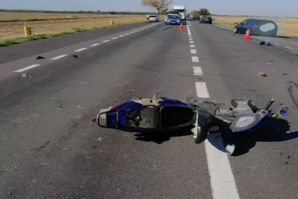 FOTO Un mort și doi răniți, într-un accident produs în Ialomița