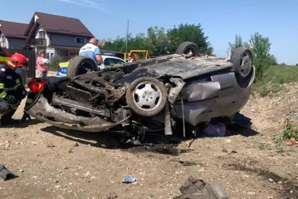 Accident grav în Brașov. O mașină a fost lovită de tren