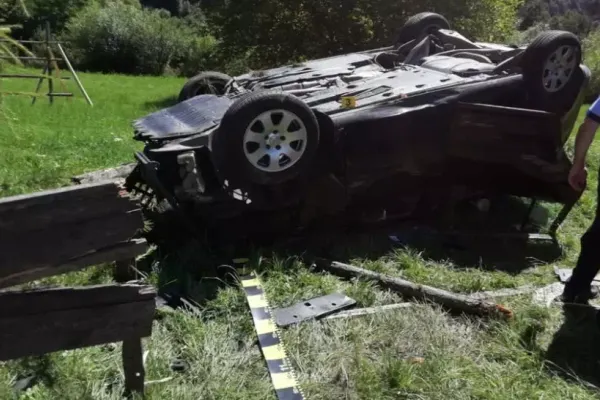 FOTO Accident rutier GRAV în județul Bistrița-Năsăud: Doi copii și trei adulți, transportați URGENT la spital!