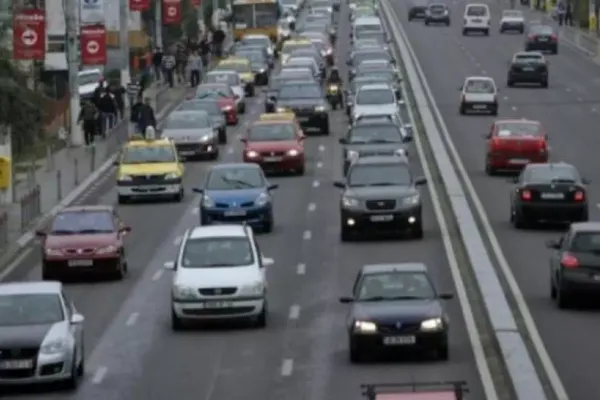 Accident pe DN1, în Otopeni. Două autoturisme au fost implicate. Trei oameni au suferit leziuni ușoare