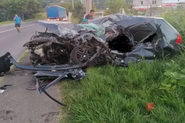 Accident înfiorător, în Mediaș: un mort, după impactul violent cu un TIR