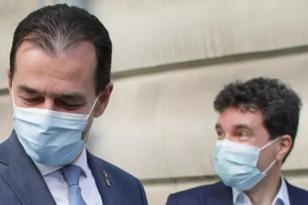VIDEO Premierul Ludovic Orban și Nicușor Dan, la o șuetă cu tinerii din București