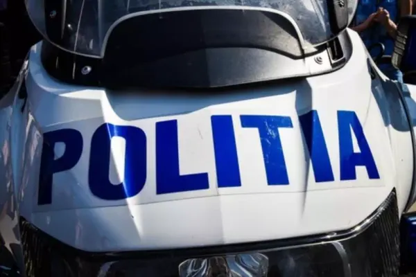 Județul Constanța: Un șofer urmărit de polițiști a sărit din mașină în mers