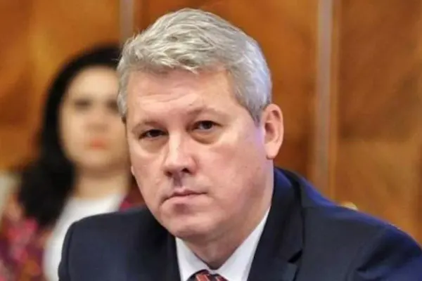 PNL, între două tabere: Bolojan negociază cu USR, Predoiu și Gorghiu cer continuarea guvernării