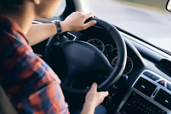 Modificări în Codul Rutier 2022. Amenzi mai mari în trafic - Guvernul, decizia care afectează toți șoferii