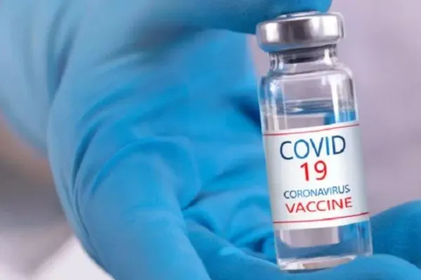 Grupurile de risc din Marea Britanie, încurajate să se înscrie în registrul pentru testarea vaccinului anti-Covid-19