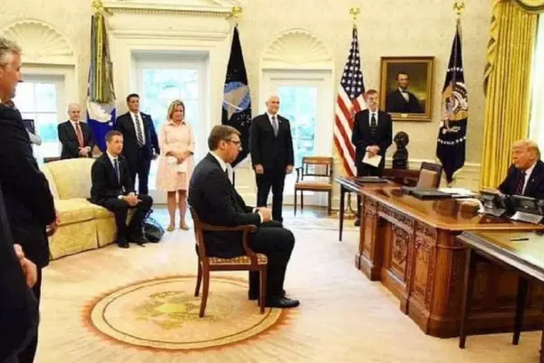 Replici acide între Serbia și Rusia, după vizita în SUA a lui Aleksandar Vucic. Atitudinea președintelui, comparată cu cea a lui Sharon Stone